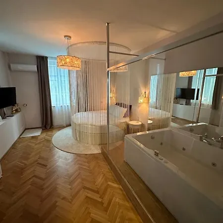 Luxury With Jacuzzi